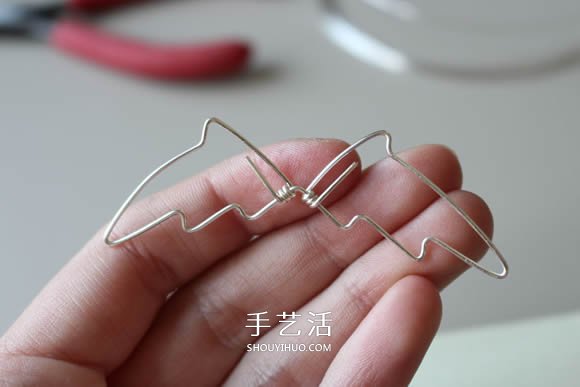 金屬絲DIY制作龍之翼項(xiàng)鏈墜的方法圖解教程 -  rpnrmr.com
