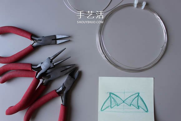 金屬絲DIY制作龍之翼項(xiàng)鏈墜的方法圖解教程 -  rpnrmr.com