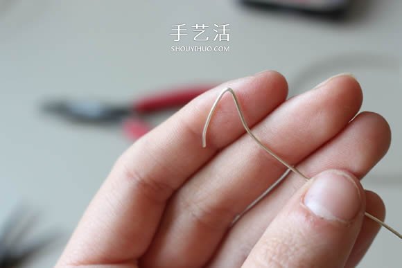 金屬絲DIY制作龍之翼項(xiàng)鏈墜的方法圖解教程 -  rpnrmr.com