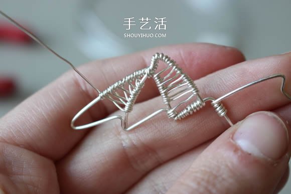 金屬絲DIY制作龍之翼項(xiàng)鏈墜的方法圖解教程 -  rpnrmr.com