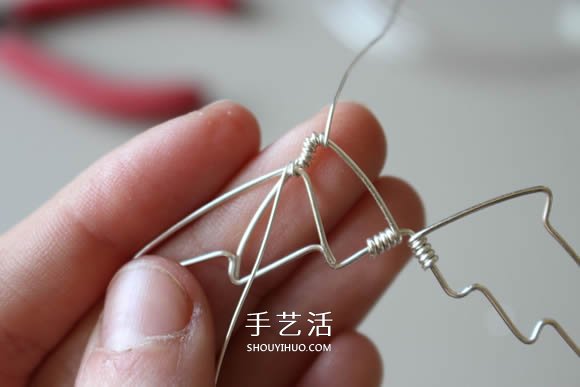金屬絲DIY制作龍之翼項(xiàng)鏈墜的方法圖解教程 -  rpnrmr.com