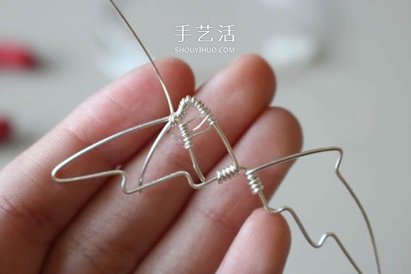 金屬絲DIY制作龍之翼項(xiàng)鏈墜的方法圖解教程 -  rpnrmr.com