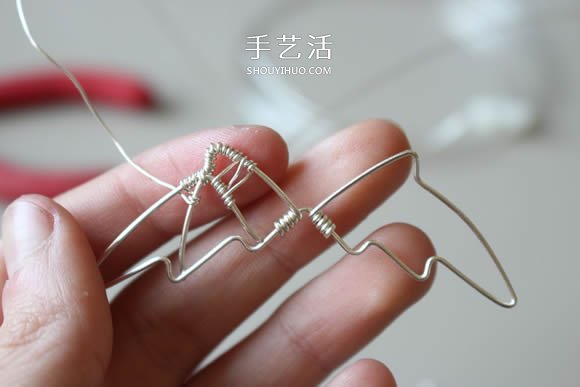金屬絲DIY制作龍之翼項(xiàng)鏈墜的方法圖解教程 -  rpnrmr.com