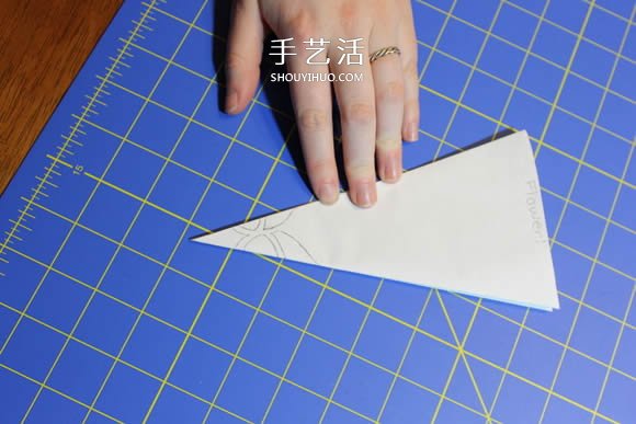 幾種漂亮雪花的折疊和剪紙方法圖解步驟 -  rpnrmr.com