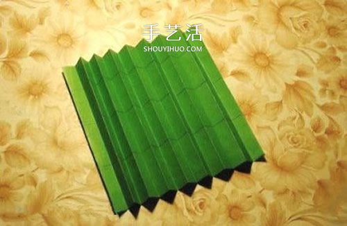 圣誕節(jié)立體圣誕樹賀卡的制作方法圖解教程 -  rpnrmr.com