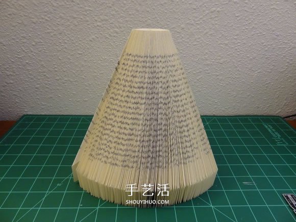 圣誕節(jié)天使書擺飾DIY 很有創(chuàng)意的舊書再利用 -  rpnrmr.com