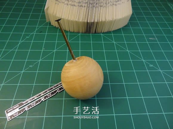 圣誕節(jié)天使書擺飾DIY 很有創(chuàng)意的舊書再利用 -  rpnrmr.com