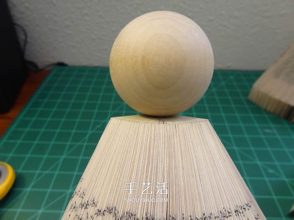 圣誕節(jié)天使書擺飾DIY 很有創(chuàng)意的舊書再利用 -  rpnrmr.com