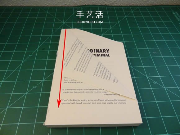 圣誕節(jié)天使書擺飾DIY 很有創(chuàng)意的舊書再利用 -  rpnrmr.com