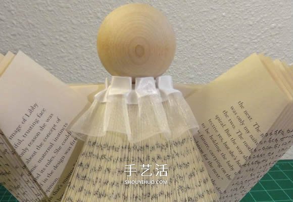 圣誕節(jié)天使書擺飾DIY 很有創(chuàng)意的舊書再利用 -  rpnrmr.com