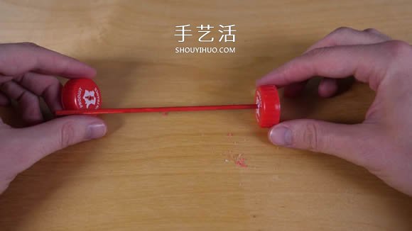 可樂瓶科技小制作 DIY橡皮筋動(dòng)力飛機(jī)的方法 -  rpnrmr.com