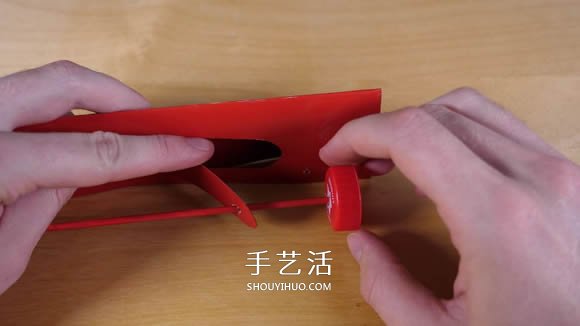 可樂瓶科技小制作 DIY橡皮筋動(dòng)力飛機(jī)的方法 -  rpnrmr.com