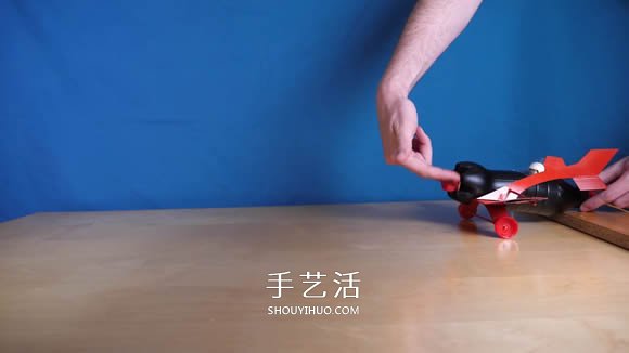 可樂瓶科技小制作 DIY橡皮筋動(dòng)力飛機(jī)的方法 -  rpnrmr.com