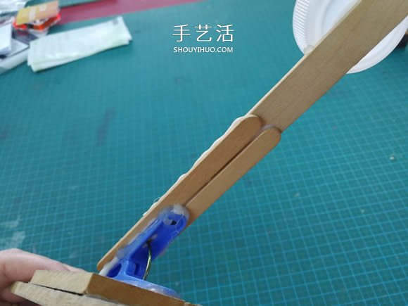 用衣夾制作投石車彈射器玩具的DIY教程 -  rpnrmr.com