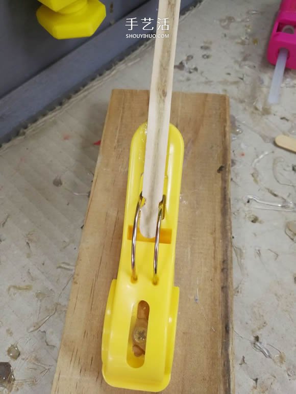 用衣夾制作投石車彈射器玩具的DIY教程 -  rpnrmr.com