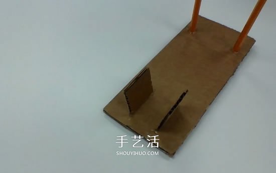 硬紙板手工制作乒乓球彈射器玩具的方法 -  rpnrmr.com