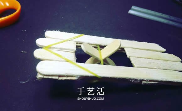 物理小制作：自制冰棍棒橡皮筋動力船的教程 -  rpnrmr.com