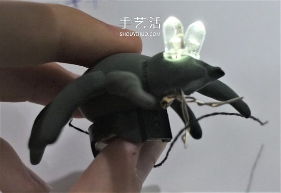 DIY萬圣節(jié)裝飾！蜘蛛網上發(fā)光的蜘蛛玩具制作 -  rpnrmr.com