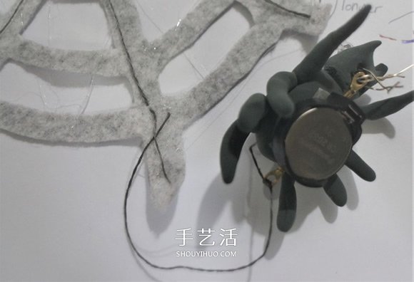 DIY萬圣節(jié)裝飾！蜘蛛網上發(fā)光的蜘蛛玩具制作 -  rpnrmr.com