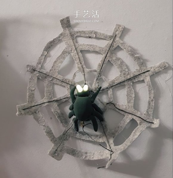 DIY萬圣節(jié)裝飾！蜘蛛網上發(fā)光的蜘蛛玩具制作 -  rpnrmr.com