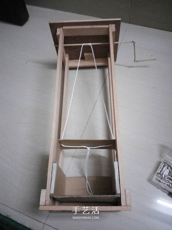 自制簡(jiǎn)易汽車(chē)電梯玩具的制作方法教程 -  rpnrmr.com