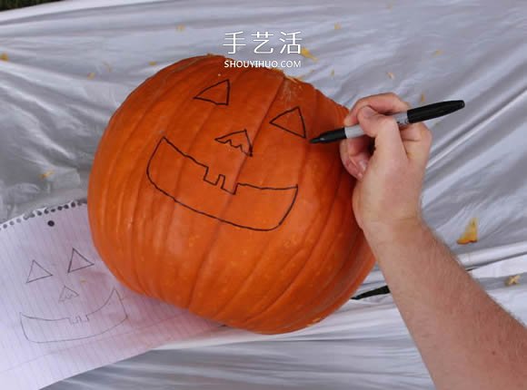 用南瓜制作萬圣節(jié)南瓜燈的詳細步驟圖解 -  rpnrmr.com