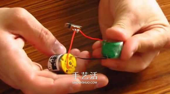 科技小制作：怎么制作能飛的馬達(dá)小飛機(jī)圖解 -  rpnrmr.com