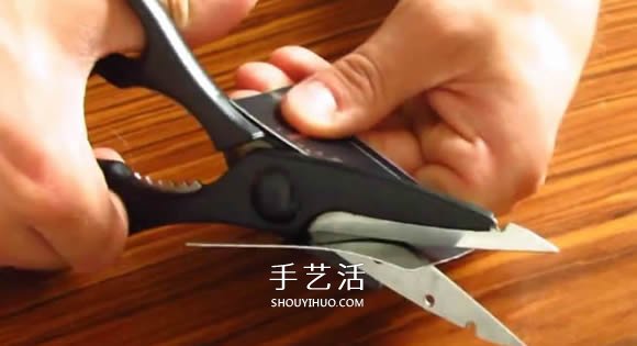 科技小制作：怎么制作能飛的馬達(dá)小飛機(jī)圖解 -  rpnrmr.com