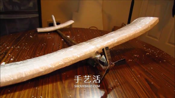 科技小制作：怎么制作能飛的馬達(dá)小飛機(jī)圖解 -  rpnrmr.com