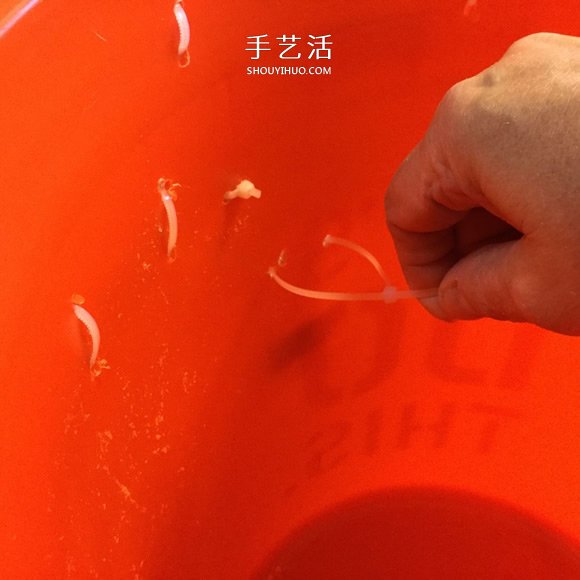 自制滾彈珠玩具的方法 簡(jiǎn)單的廢物利用小制作 -  rpnrmr.com