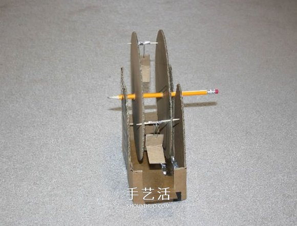 硬紙板手工制作摩天輪玩具的方法教程 -  rpnrmr.com