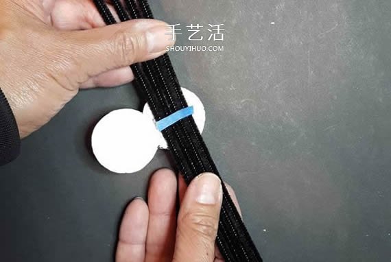 幼兒園簡單萬圣節(jié)蜘蛛的手工制作教程圖解 -  rpnrmr.com