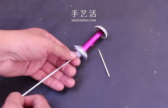 自制兩輪橡皮筋動力車玩具的制作方法圖解 -  rpnrmr.com