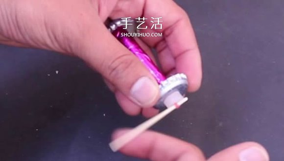 自制兩輪橡皮筋動力車玩具的制作方法圖解 -  rpnrmr.com
