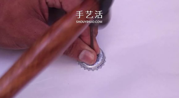 自制兩輪橡皮筋動力車玩具的制作方法圖解 -  rpnrmr.com