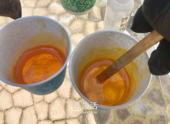 自制仿琥珀樹脂鑰匙扣的制作方法 -  rpnrmr.com