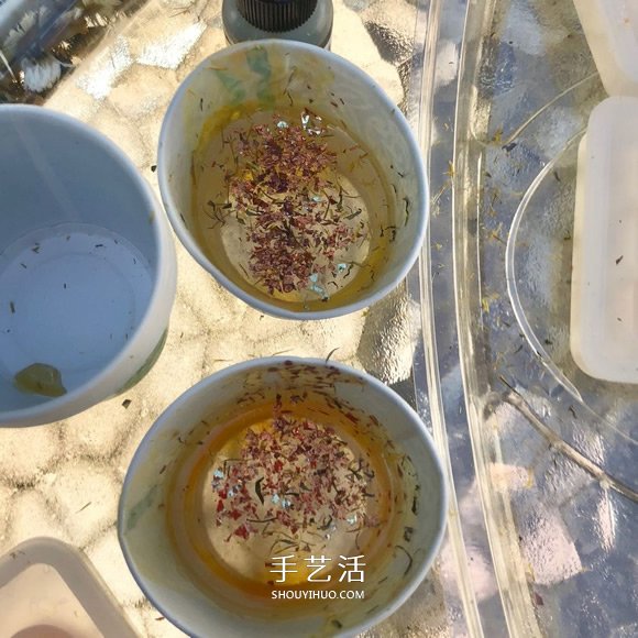 自制仿琥珀樹脂鑰匙扣的制作方法 -  rpnrmr.com
