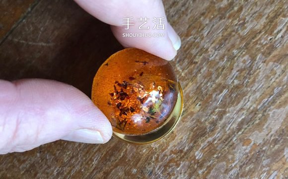 自制仿琥珀樹脂鑰匙扣的制作方法 -  rpnrmr.com