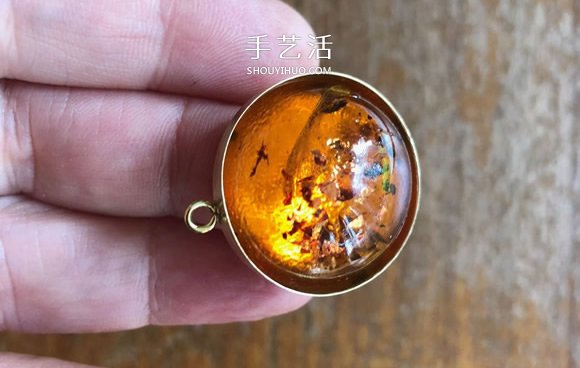 自制仿琥珀樹脂鑰匙扣的制作方法 -  rpnrmr.com