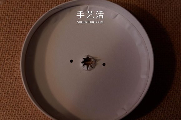 酸奶盒廢物利用制作橡皮筋動(dòng)力回力車(chē)的方法 -  rpnrmr.com