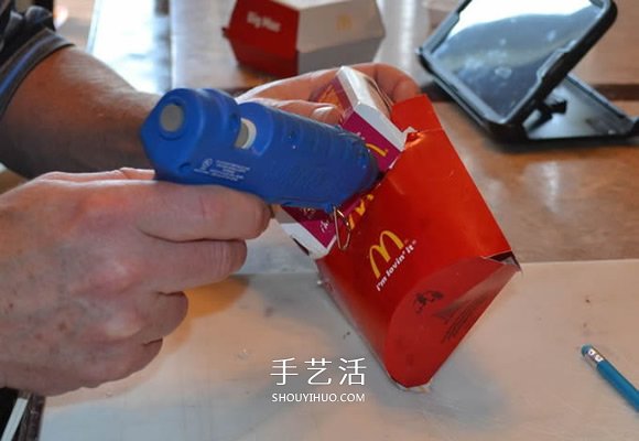 麥當(dāng)勞包裝盒廢物利用 手工制作酷炫賽車模型 -  rpnrmr.com