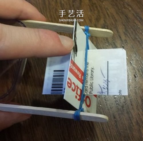 沙丁魚罐頭盒DIY制作橡皮筋動力船的方法 -  rpnrmr.com