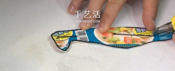 方便面盒廢物利用 手工制作滑翔機的方法 -  rpnrmr.com