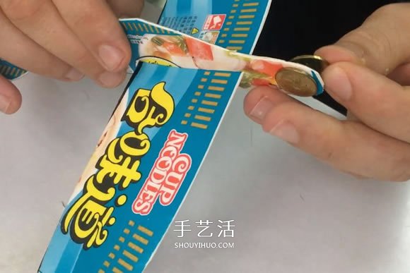 方便面盒廢物利用 手工制作滑翔機的方法 -  rpnrmr.com