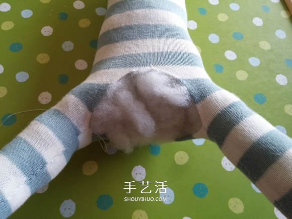 簡單自制布娃娃！襪子猴的制作方法圖解 -  rpnrmr.com