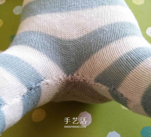 簡單自制布娃娃！襪子猴的制作方法圖解 -  rpnrmr.com