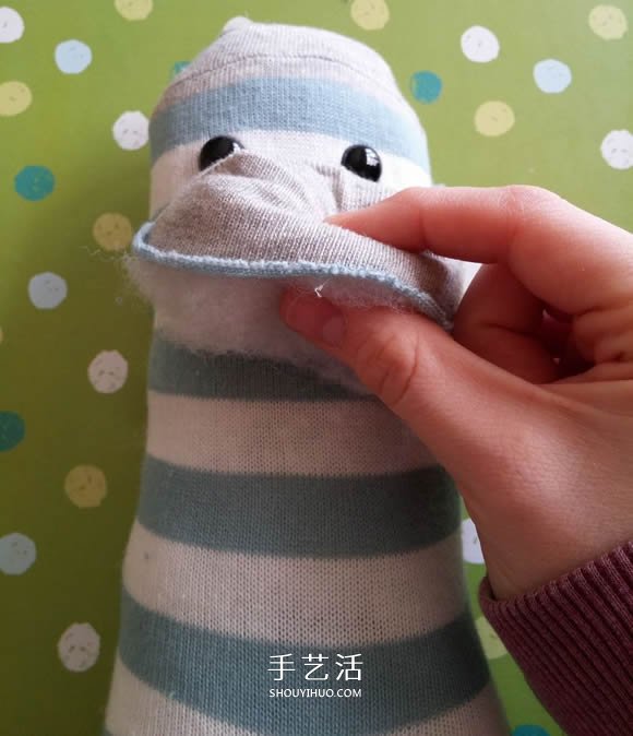 簡單自制布娃娃！襪子猴的制作方法圖解 -  rpnrmr.com