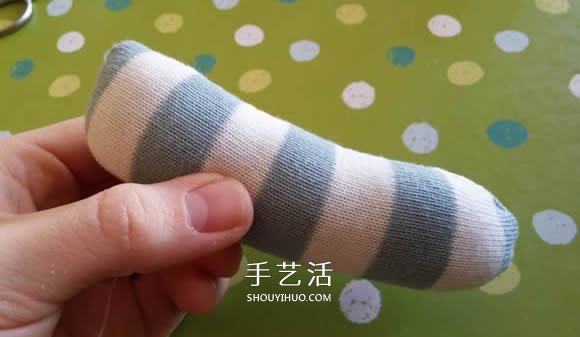 簡單自制布娃娃！襪子猴的制作方法圖解 -  rpnrmr.com