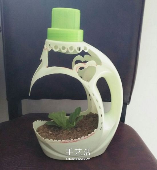 洗衣液瓶手工雕刻 DIY制作優(yōu)雅花盆的方法 -  rpnrmr.com