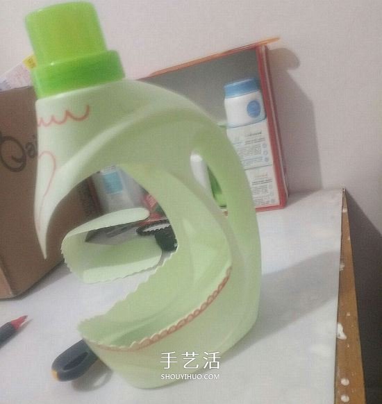 洗衣液瓶手工雕刻 DIY制作優(yōu)雅花盆的方法 -  rpnrmr.com